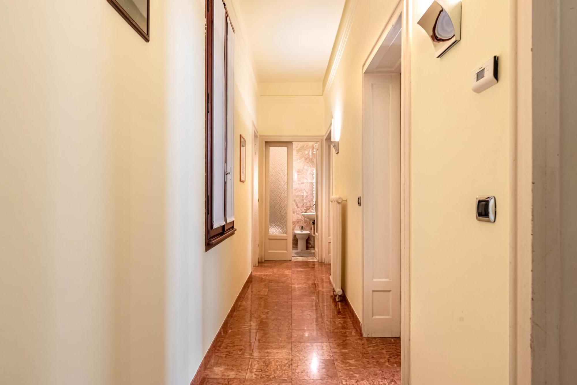 Piazza Isolo Central Apartment Верона Экстерьер фото