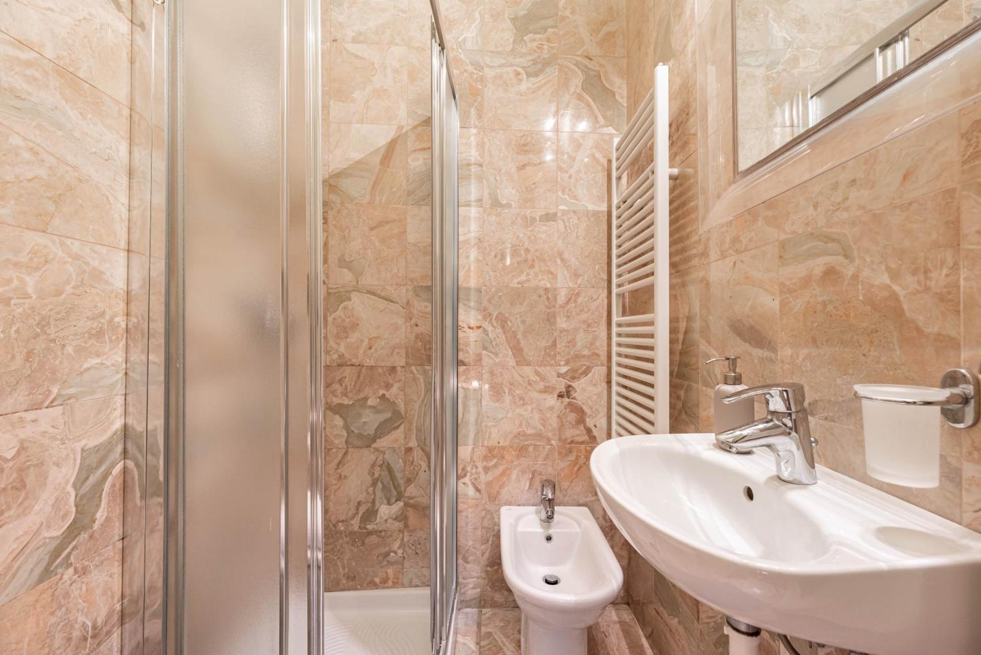 Piazza Isolo Central Apartment Верона Экстерьер фото