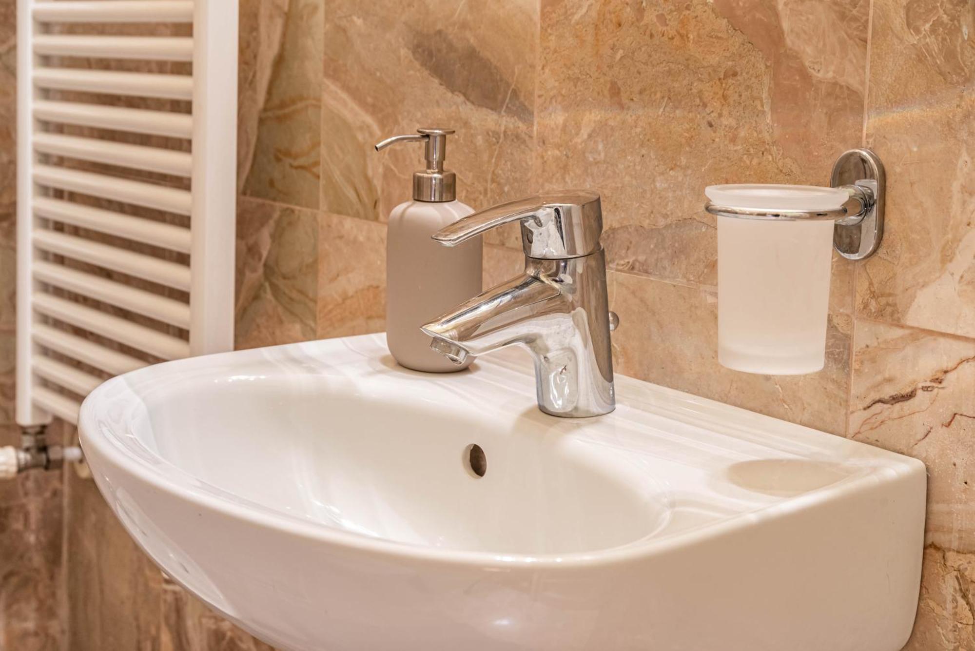Piazza Isolo Central Apartment Верона Экстерьер фото