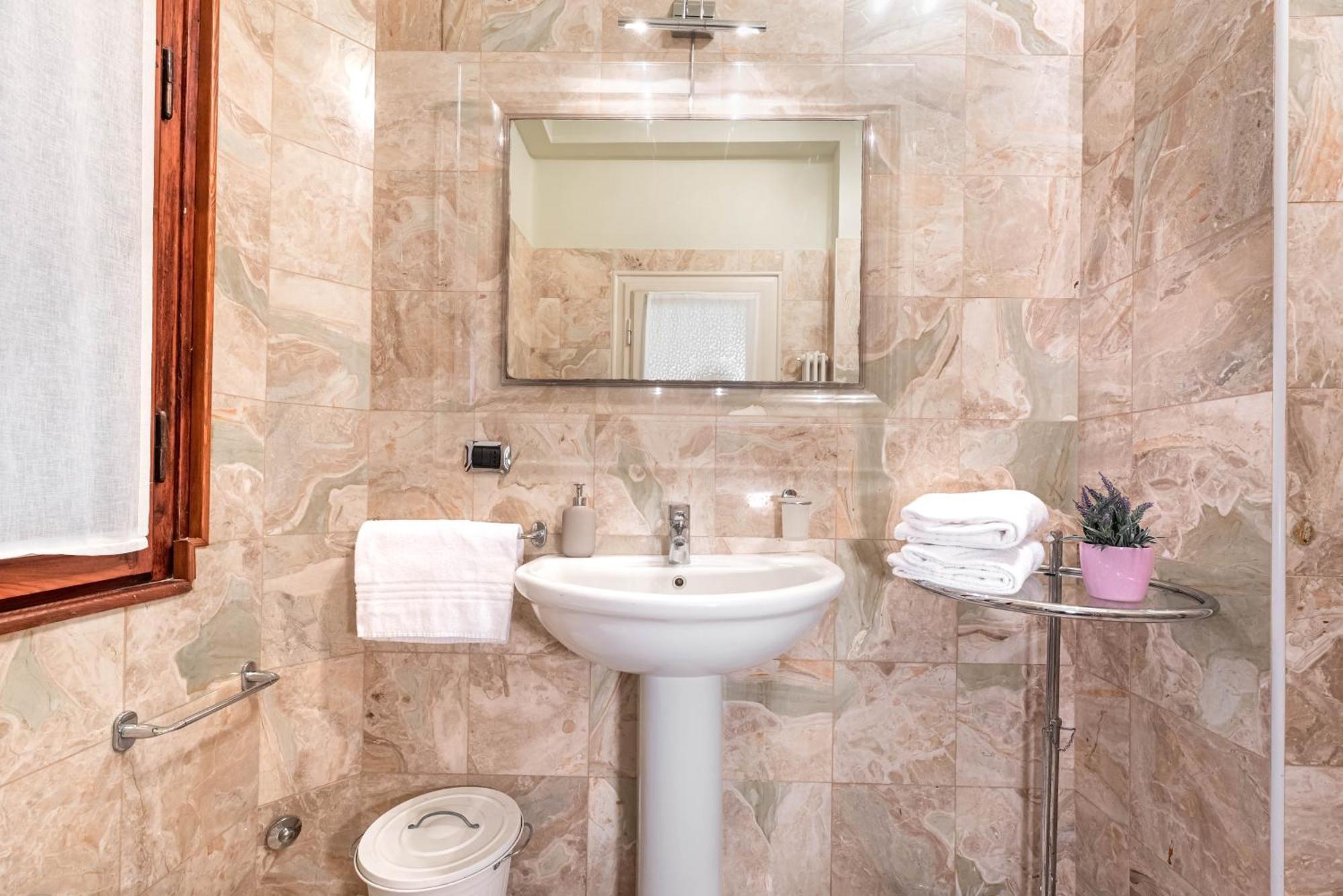 Piazza Isolo Central Apartment Верона Экстерьер фото