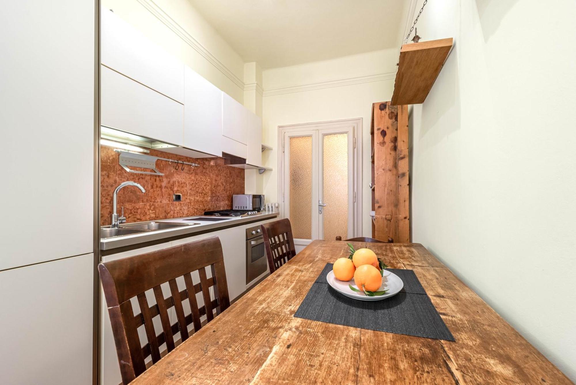 Piazza Isolo Central Apartment Верона Экстерьер фото